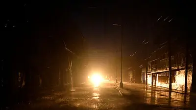 Cuba se queda sin electricidad tras el paso del huracán Rafael Cuba se queda sin electricidad tras el paso del huracán Rafael