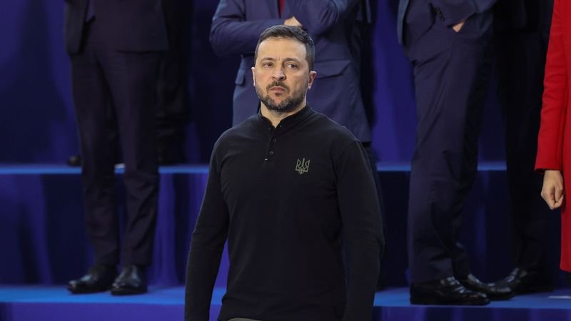 Zelenski afirma en cumbre europea que ahora es necesaria "la paz a través de la fuerza"