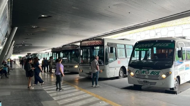 Desde este viernes aumenta un 6% la tarifa de transporte interurbano en Córdoba: nuevos precios