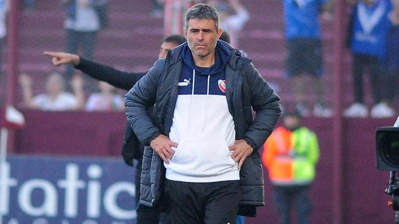 Independiente, Felipe Loyola, Julio Vaccari. 