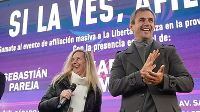 Martín Menem y Karina Milei de gira por Chaco y Corrientes: "Mi candidata" Martín Menem y Karina Milei de gira por Chaco y Corrientes: "Mi candidata"