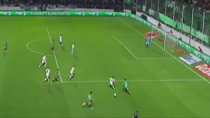Polémica por el gol anulado a Sarmiento vs Boca: qué dice el reglamento