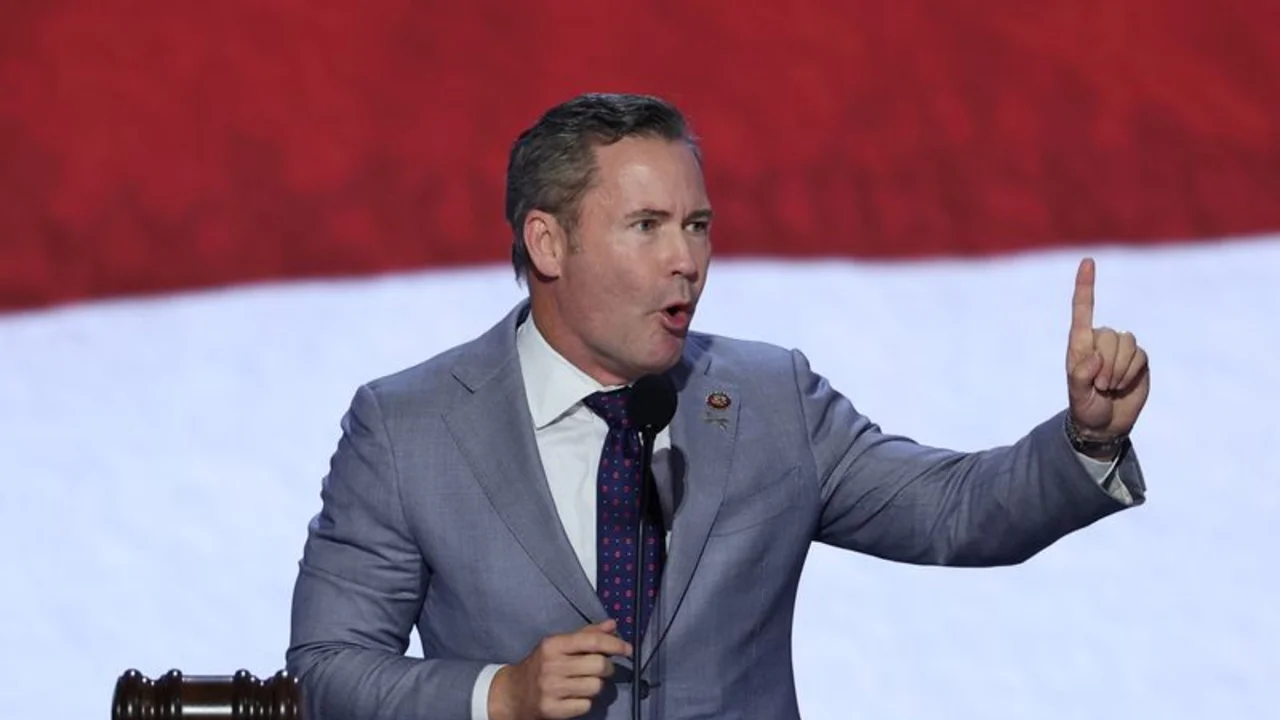 Trump elige a Mike Waltz como asesor de seguridad nacional, según varias fuentes