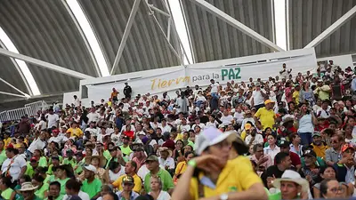 Esperando la tierra prometida: Colombia enfrenta desafíos para resarcir víctimas, clave para concretar la paz Esperando la tierra prometida: Colombia enfrenta desafíos para resarcir víctimas, clave para concretar la paz