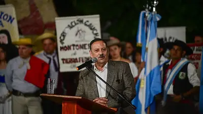 En medio de las políticas libertarias de Milei, Quintela pidió "mantener viva la llama del federalismo" En medio de las políticas libertarias de Milei, Quintela pidió "mantener viva la llama del federalismo"