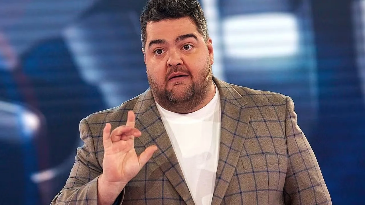 Darío Barassi conduce Ahora Caigo por El Trece.