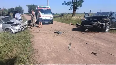 Fuerte choque en Santa Fe dejó una familia herida: una nena de tres años está en terapia intensiva tras el accidente Fuerte choque en Santa Fe dejó una familia herida: una nena de tres años está en terapia intensiva tras el accidente