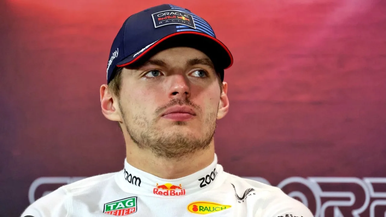 Max Verstappen en una conferencia de prensa de F1.