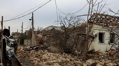 Ucrania vuelve a los largos cortes de electricidad tras el importante ataque ruso del domingo Ucrania vuelve a los largos cortes de electricidad tras el importante ataque ruso del domingo