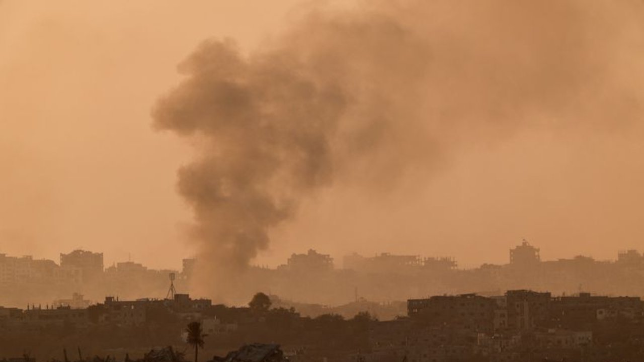 Ataques israelíes matan a 18 palestinos en Gaza, algunos contra tiendas de campaña, según médicos