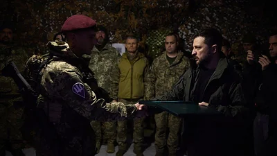 Zelenski visita asediada ciudad de Pokrovsk, en el frente bélico Zelenski visita asediada ciudad de Pokrovsk, en el frente bélico
