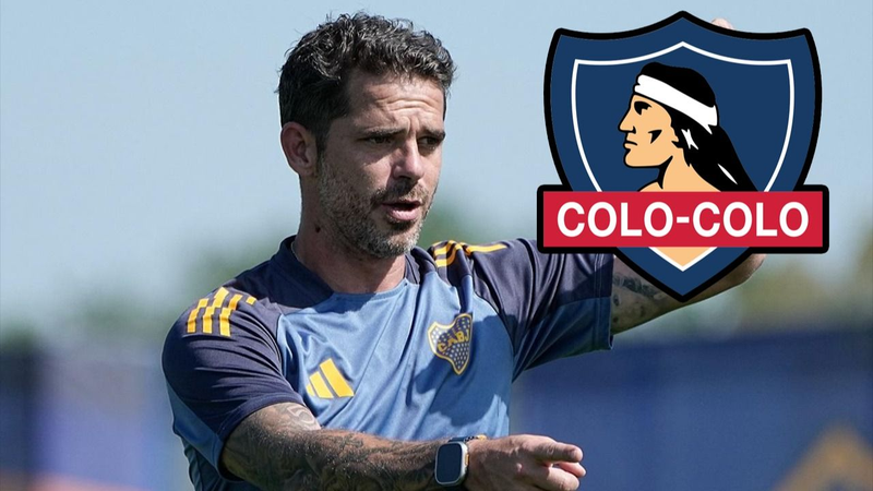 Fernando Gago dirigiendo un entrenamiento y el escudo de Colo Colo.
