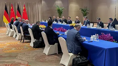 Xi pide al alemán Scholz ayuda con asunto de los aranceles de la UE a los vehículos eléctricos chinos Xi pide al alemán Scholz ayuda con asunto de los aranceles de la UE a los vehículos eléctricos chinos