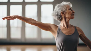 Ni correr, ni ir al gimnasio: los 3 ejercicios que te ayudan a vivir más años, según expertos