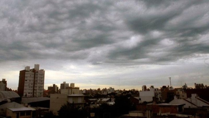 cielo nublado.