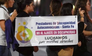 Santa Fe se movilizó en rechazo al ajuste en discapacidad del gobierno de Milei  | Discapacidad