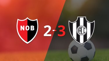 Central Córdoba (SE) consigue emocionante triunfo sobre Newell`s por 3 a 2
