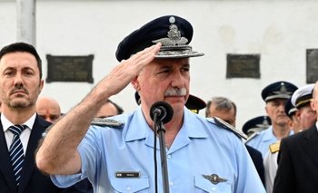 Defensa echó al jefe de la Fuerza Aérea por uso indebido de aeronaves | Javier milei presidente