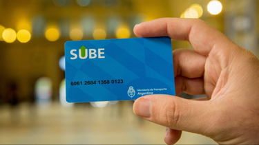 ¿Cómo se transfiere dinero de una SUBE a la otra?