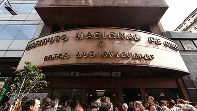 Otro golpe al cine: denuncian que desvincularon a 40 trabajadores del INCAA Otro golpe al cine: denuncian que desvincularon a 40 trabajadores del INCAA
