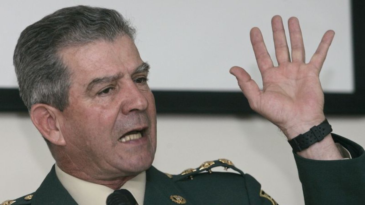 EEUU prohíbe la entrada a excomandante del ejército colombiano por ejecuciones extrajudiciales