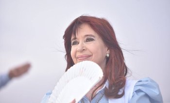 Cristina a Milei: "Si sos tan guapo, desregulá los medicamentos" | Cristina kirchner 