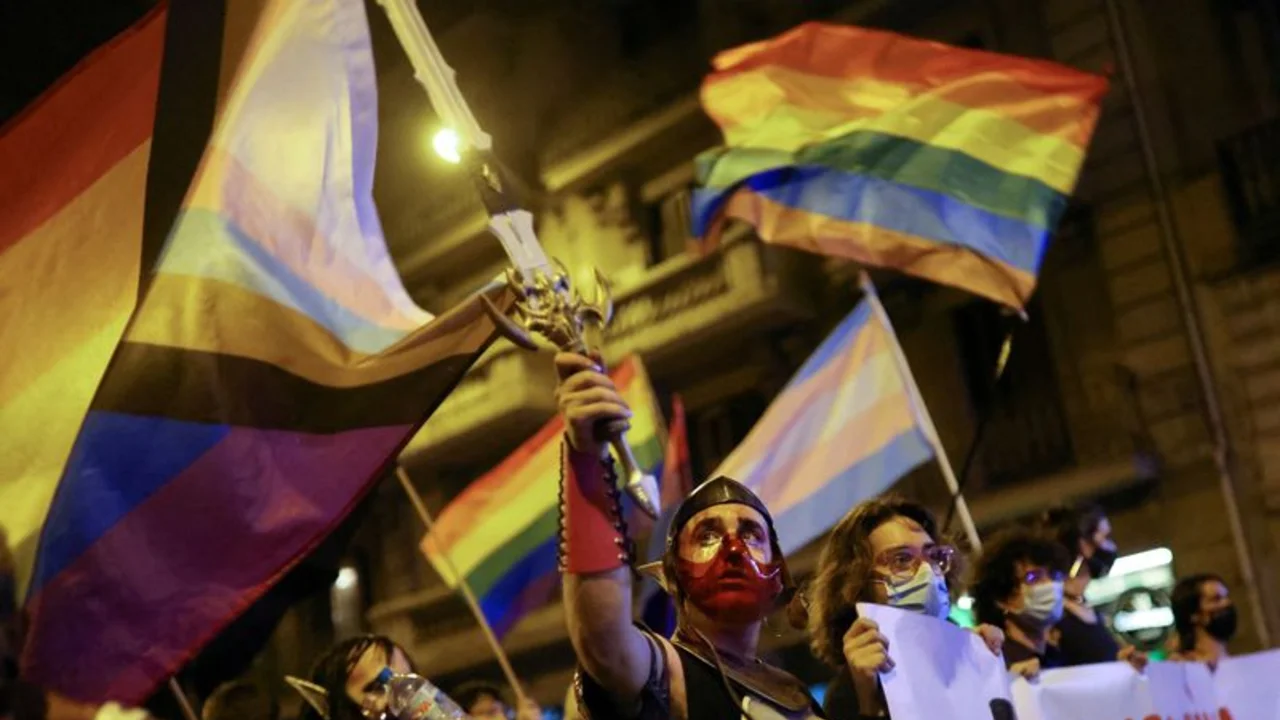 Condenan a cuatro hombres en España por un asesinato homófobo que desencadenó protestas