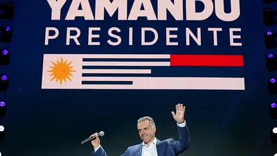 Yamandú Orsi. Yamandú Orsi.