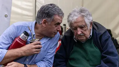 Yamandú Orsi y Pepe Mujica Yamandú Orsi y Pepe Mujica