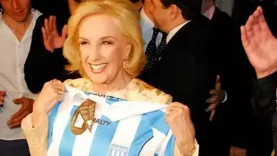 Qué pasó con Mirtha Legrand y cuál es el vínculo especial que la une a Racing Club. Cuál fue el mensaje de Mirtha Legrand tras el triunfo de Racing. Qué pasó con Mirtha Legrand y cuál es el vínculo especial que la une a Racing Club. Cuál fue el mensaje de Mirtha Legrand tras el triunfo de Racing.