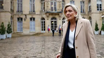 Le Pen amenaza de nuevo con retirar su apoyo al Gobierno francés Le Pen amenaza de nuevo con retirar su apoyo al Gobierno francés