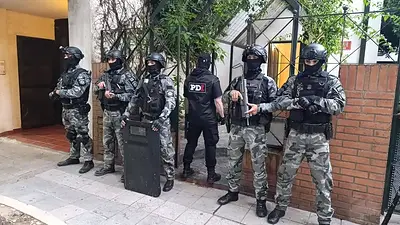 Detuvieron a cinco personas en Rosario por fraude bancario: pedían créditos a nombre de personas fallecidas Detuvieron a cinco personas en Rosario por fraude bancario: pedían créditos a nombre de personas fallecidas