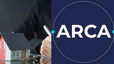 Maqueta de una casa y logo de ARCA Maqueta de una casa y logo de ARCA