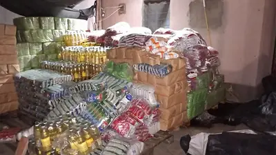 Tucumán: fue allanado por violencia de género y encontraron más de 42 toneladas de alimentos acopiados de ayuda estatal en su casa Tucumán: fue allanado por violencia de género y encontraron más de 42 toneladas de alimentos acopiados de ayuda estatal en su casa