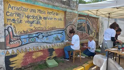 Contra la memoria: derribaron un mural que hizo Santiago Maldonado en 25 de mayo Contra la memoria: derribaron un mural que hizo Santiago Maldonado en 25 de mayo