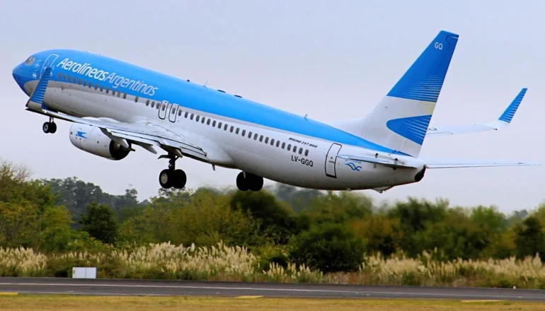 El Gobierno analiza repatriar argentinos en Israel con aviones de Aerolíneas, en medio de la guerra con Irán