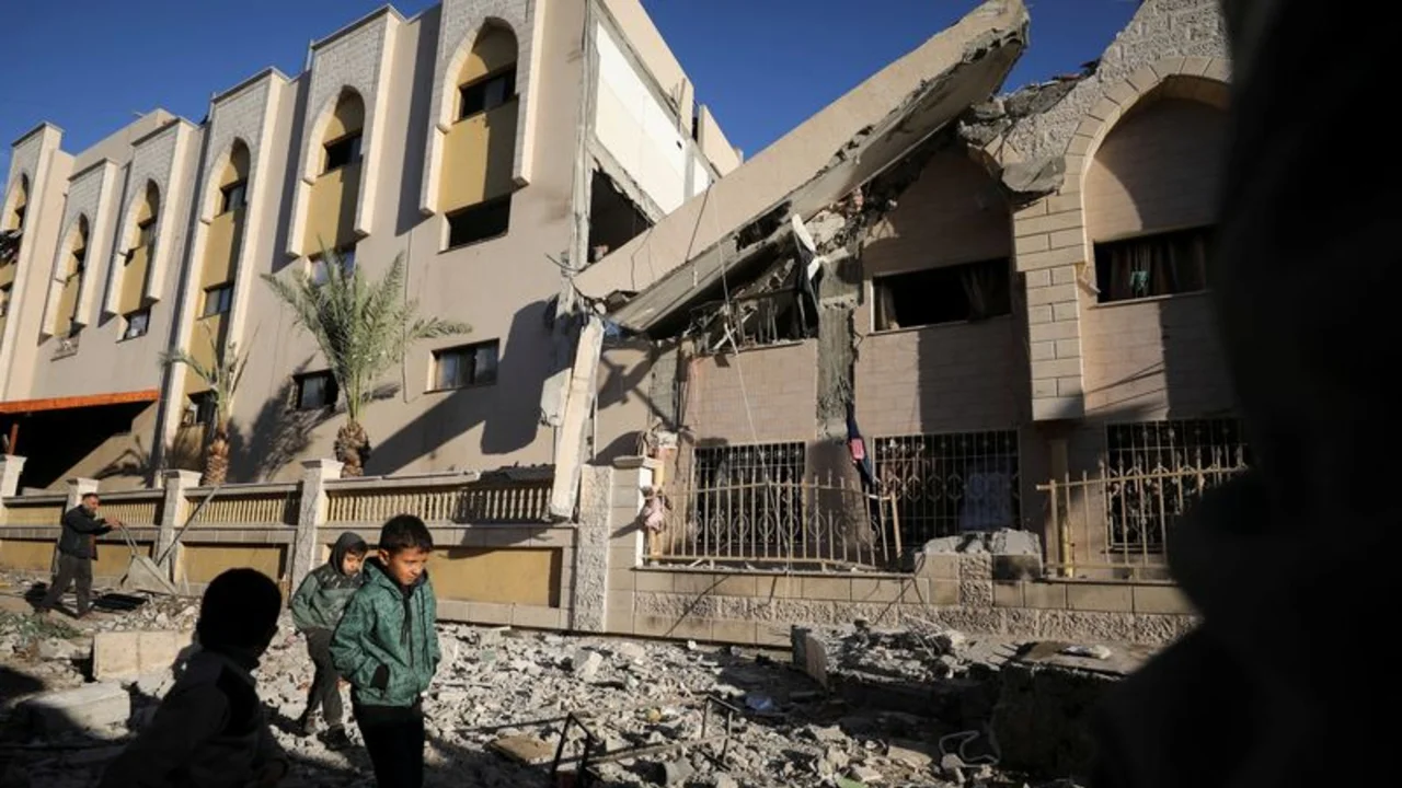 Los ataques israelíes en la Franja de Gaza dejan 15 muertos, según el personal sanitario