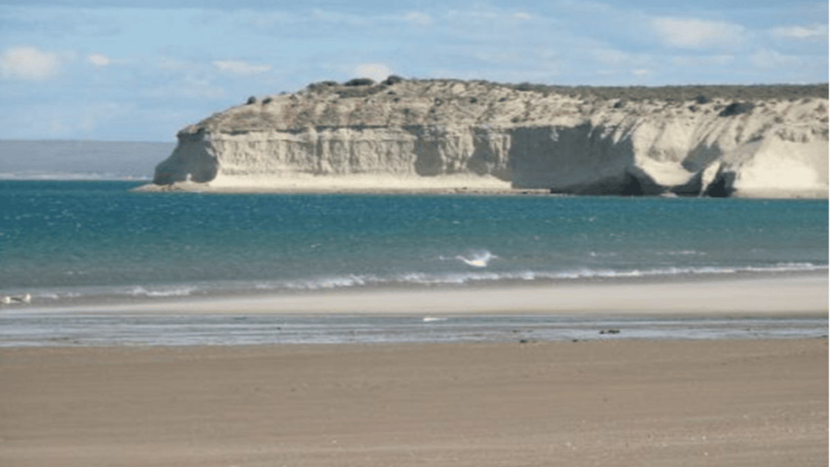 Cuál es la playa oculta de Argentina que compite contra las de Brasil ...
