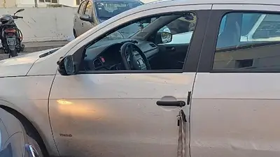 Córdoba: imputaron al médico que destrozó de un piedrazo el auto de una enfermera que le bloqueaba el paso Córdoba: imputaron al médico que destrozó de un piedrazo el auto de una enfermera que le bloqueaba el paso