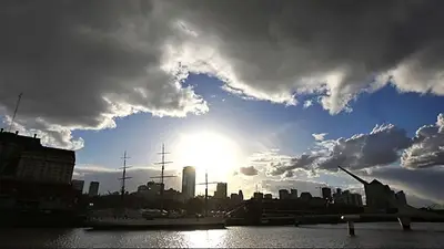 Cielo parcialmente nublado. Cielo parcialmente nublado.