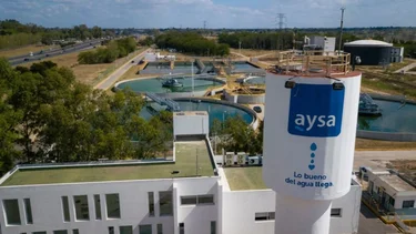 Como en los noventa, Milei va a privatizar AYSA