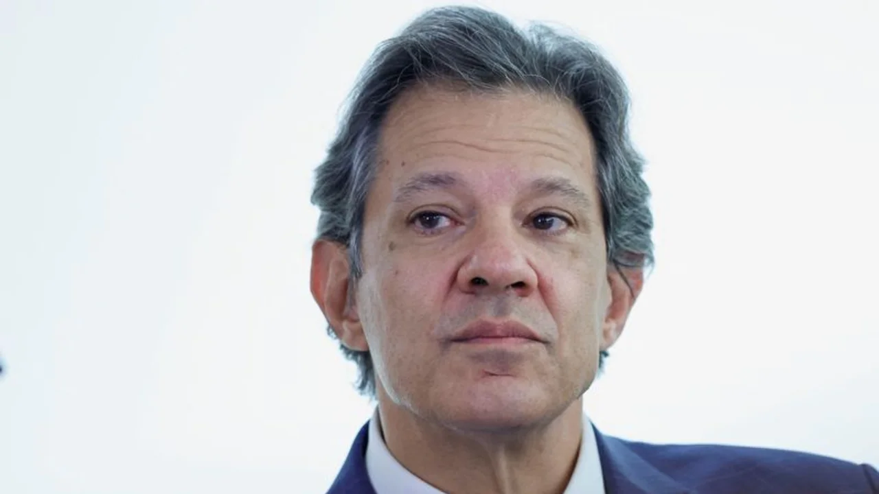 Ministro Haddad de Brasil confirma que paquete fiscal genera ahorro de 11.800 millones de dólares 