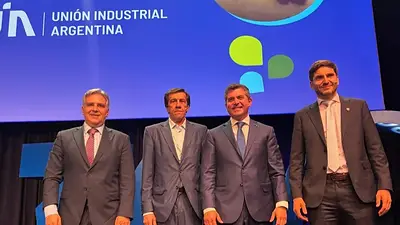 Llaryora apuntó contra la apertura de importaciones de Milei y su impacto negativo en Córdoba: "Nunca sin la industria" Llaryora apuntó contra la apertura de importaciones de Milei y su impacto negativo en Córdoba: "Nunca sin la industria"