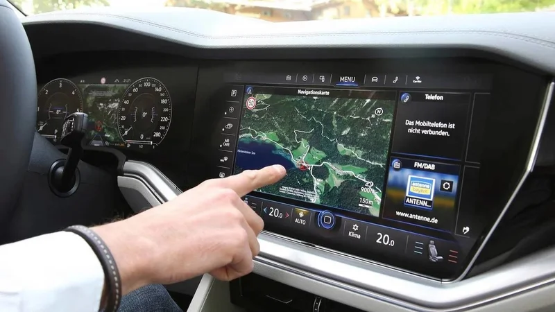 Pantalla táctil de un auto