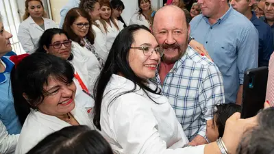 Por Nuestra Gente Todo: Insfrán entregó más de 170 títulos de propiedad para vecinos formoseños Por Nuestra Gente Todo: Insfrán entregó más de 170 títulos de propiedad para vecinos formoseños