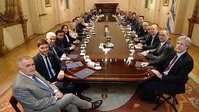 Javier Milei pactó con las provincias por la reforma laboral y en febrero no les dio un peso Javier Milei pactó con las provincias por la reforma laboral y en febrero no les dio un peso