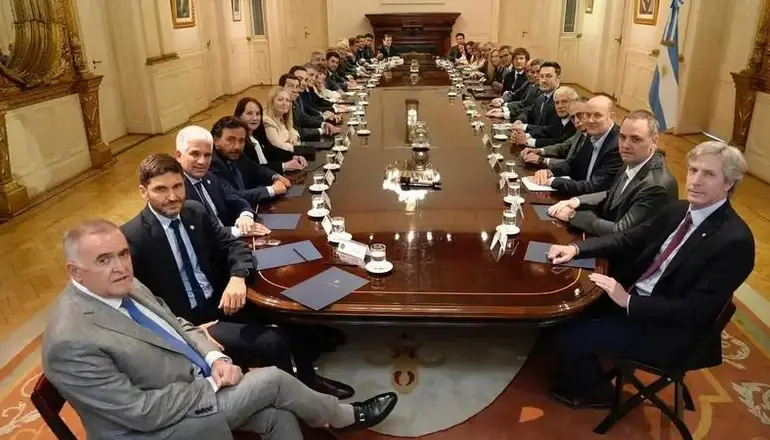 Crece la desesperación entre los gobernadores por la crisis