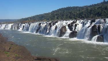 No son las Cataratas: los Saltos del Moconá, el increíble "río que se cae de costado" en Misiones