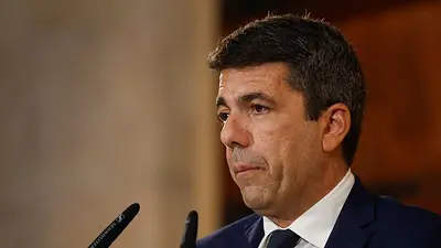 El presidente de la Comunidad Valenciana dimite por la gestión de las inundaciones del año pasado El presidente de la Comunidad Valenciana dimite por la gestión de las inundaciones del año pasado