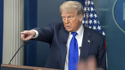 Donald Trump pedirá al Departamento de Justicia y al FBI que investiguen a Bill Clinton por el caso Epstein Donald Trump pedirá al Departamento de Justicia y al FBI que investiguen a Bill Clinton por el caso Epstein